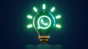 Símbolo do Whatsapp dentro de lâmpada